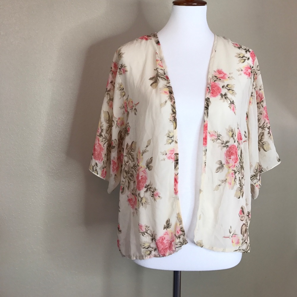 PACSUN Sheer Short Open Flower Kimono Top